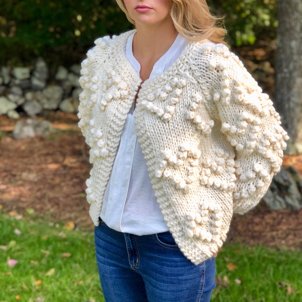 Knitted sweater with heart pom poms ❤️